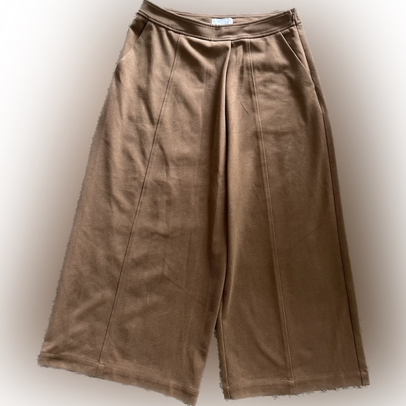 Oak & Fort Wide Leg Cropped Pants - Picture 3 of 7